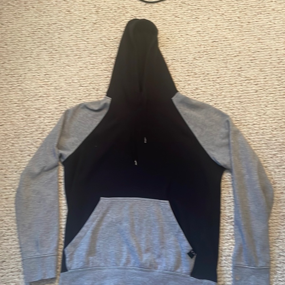 Women’s Oakley hoodie. Size Small